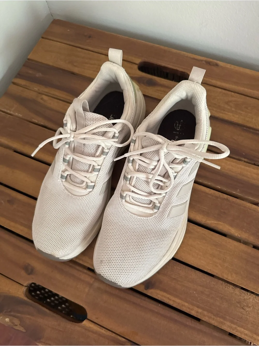 Adidas men’s Racer TR23 TAN running sneakers EUC SIZE 9.5